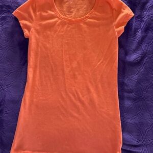 No Boundaries scoop neck tee—Juniors size 1